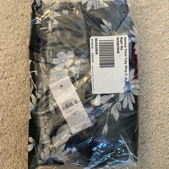 NWT Ann Taylor Floral Pencil Skirt - Picture 3 of 3